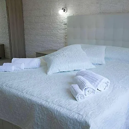Sole E Luna Bed & Breakfast 3*